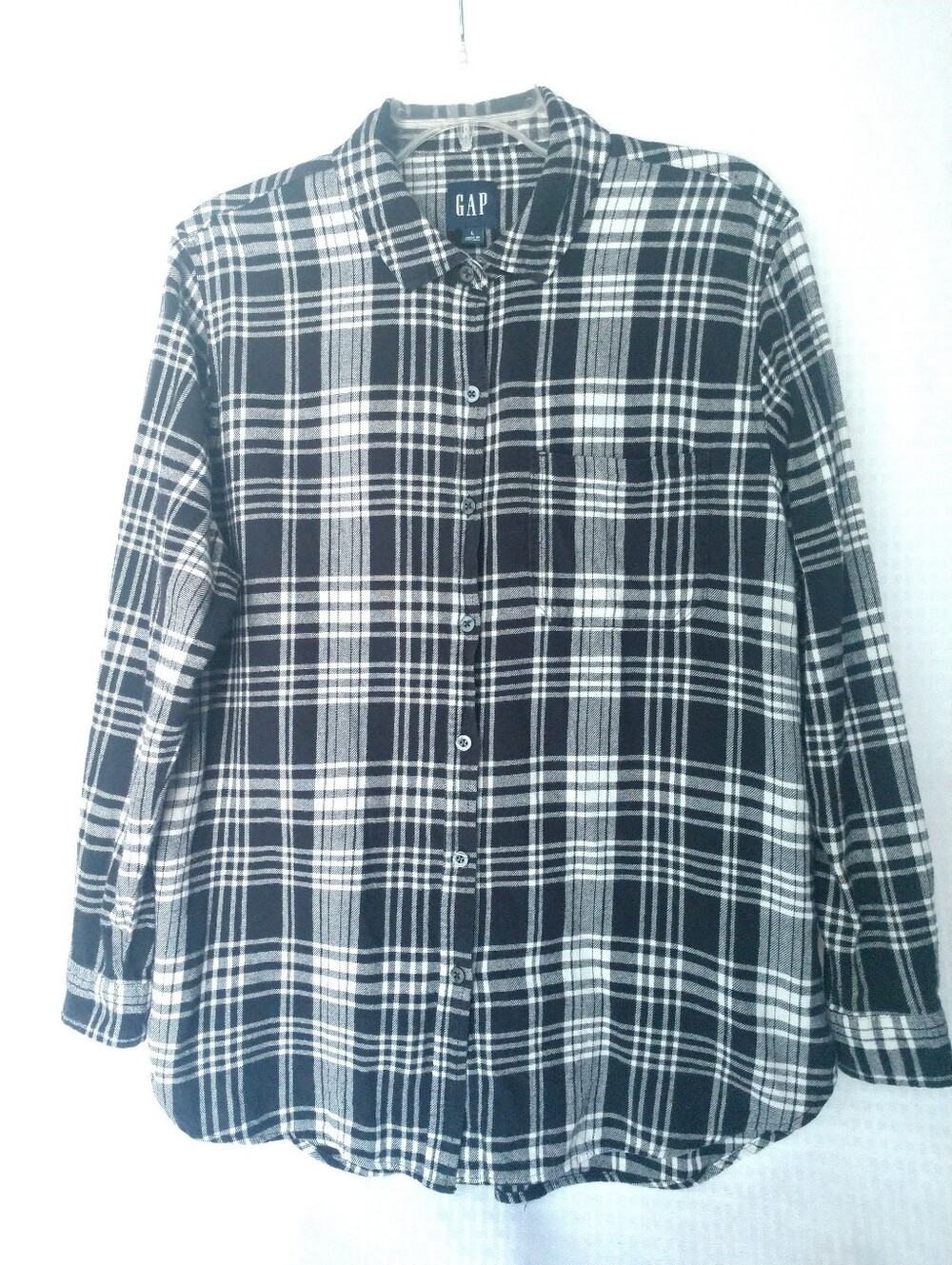 Women's Flannel Shirt GAP Black White Plaid Size Large Chest 42"